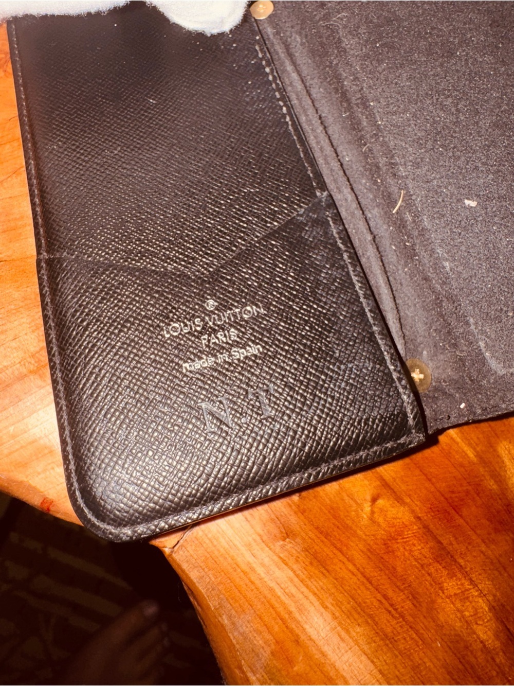 Louis Vuitton Monogram Eclipse iPhone X Folio case reinvented - Picture 11 of 15